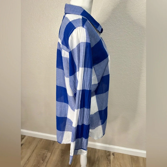 LIKE NEW OLD NAVY button down - Picture 4 of 5